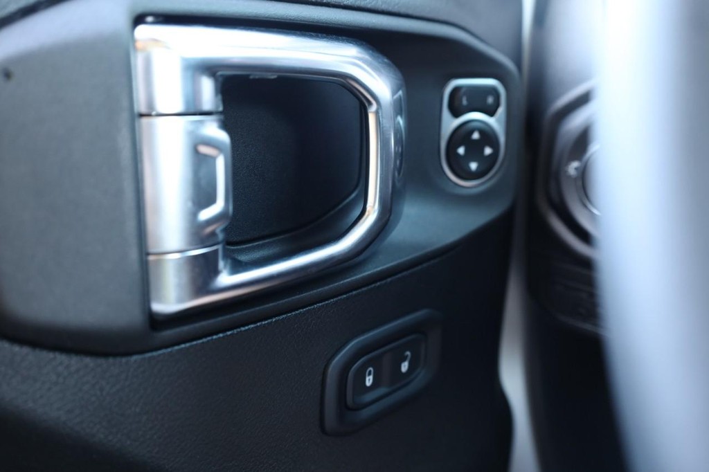 Jeep Wrangler Vehicle Image 17