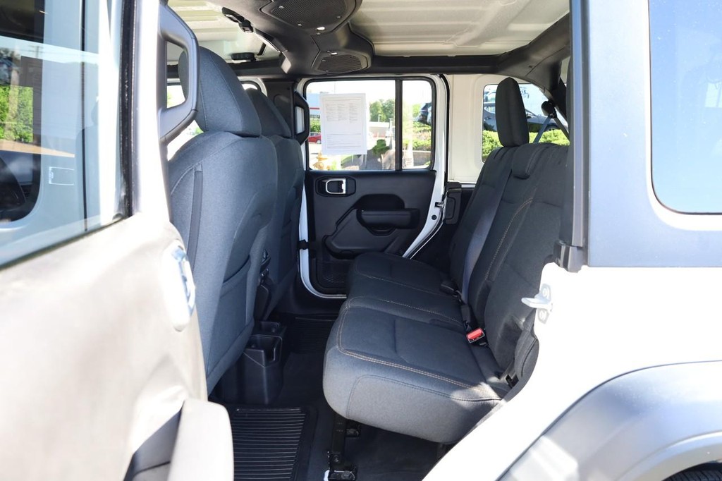 Jeep Wrangler Vehicle Image 19