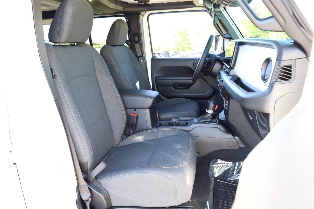 Jeep Wrangler Vehicle Image 22