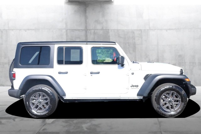 Jeep Wrangler Vehicle Image 05