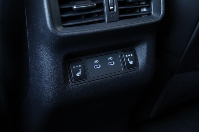 Nissan Murano Vehicle Image 28