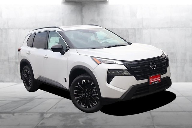 Nissan Rogue Vehicle Image 02