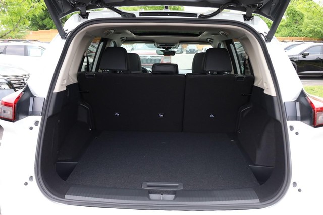 Nissan Rogue Vehicle Image 07