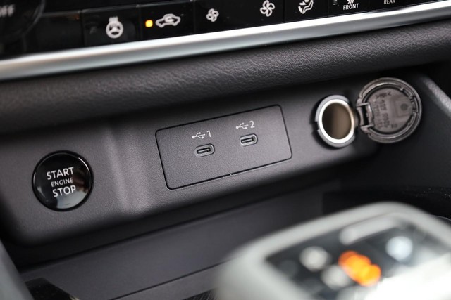 Nissan Rogue Vehicle Image 16