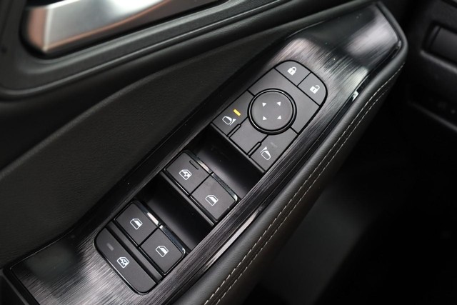 Nissan Rogue Vehicle Image 19