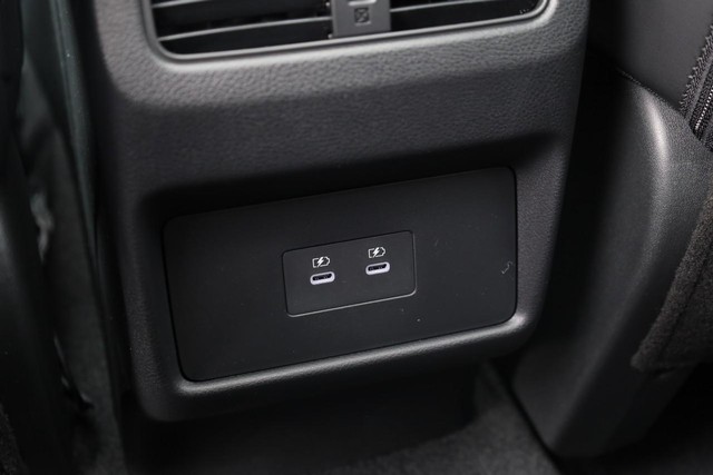 Nissan Rogue Vehicle Image 23