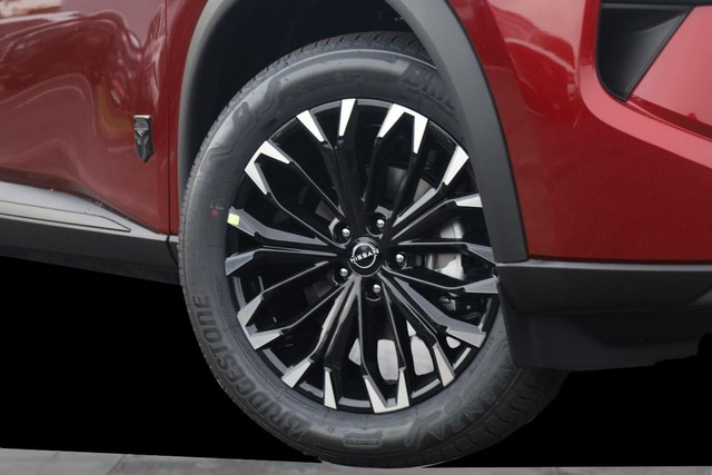 Nissan Rogue Vehicle Image 03