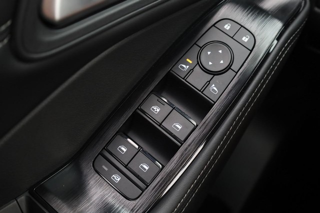 Nissan Rogue Vehicle Image 19
