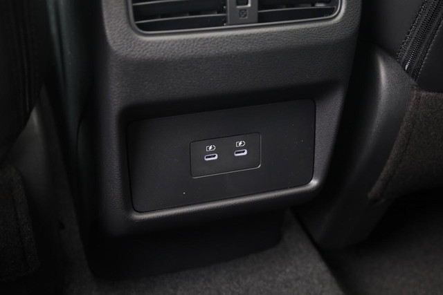 Nissan Rogue Vehicle Image 23