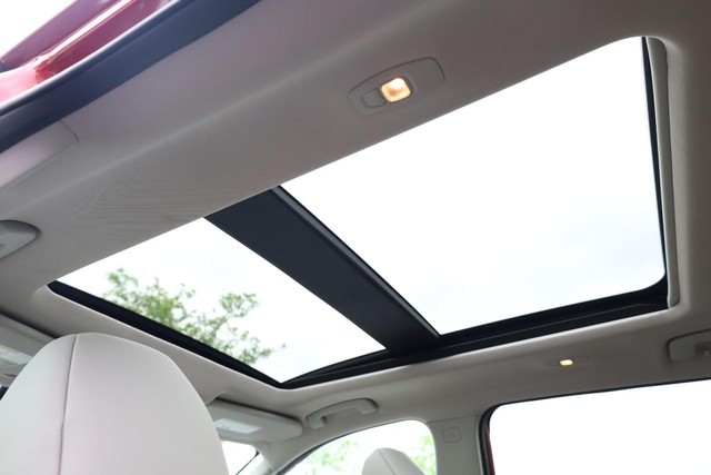 Nissan Rogue Vehicle Image 10
