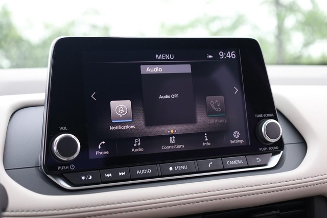 Nissan Rogue Vehicle Image 13