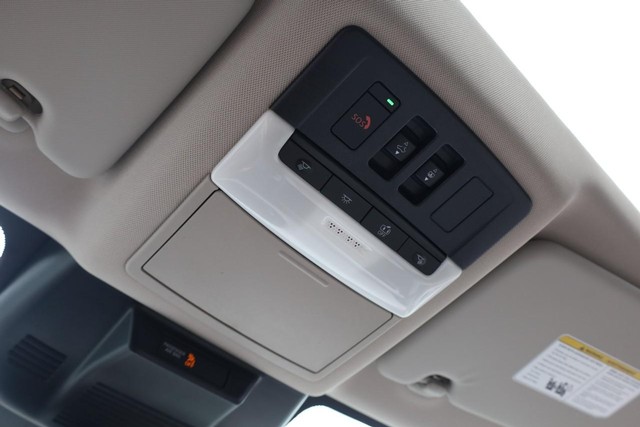 Nissan Rogue Vehicle Image 18