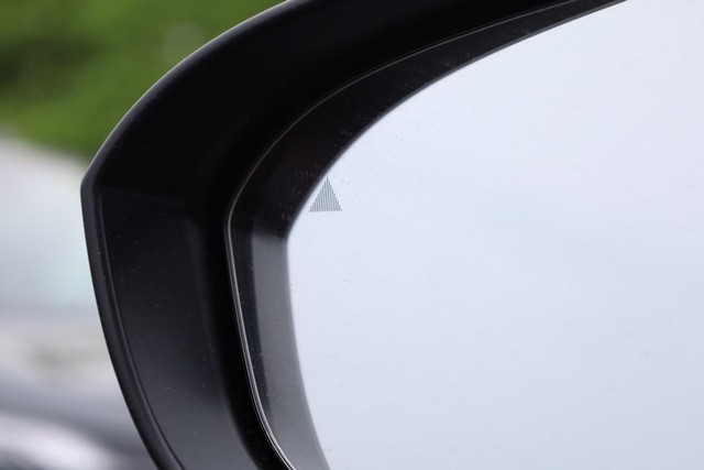Nissan Rogue Vehicle Image 21