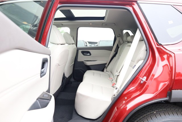 Nissan Rogue Vehicle Image 22