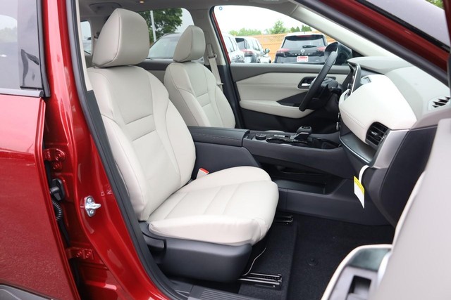 Nissan Rogue Vehicle Image 26