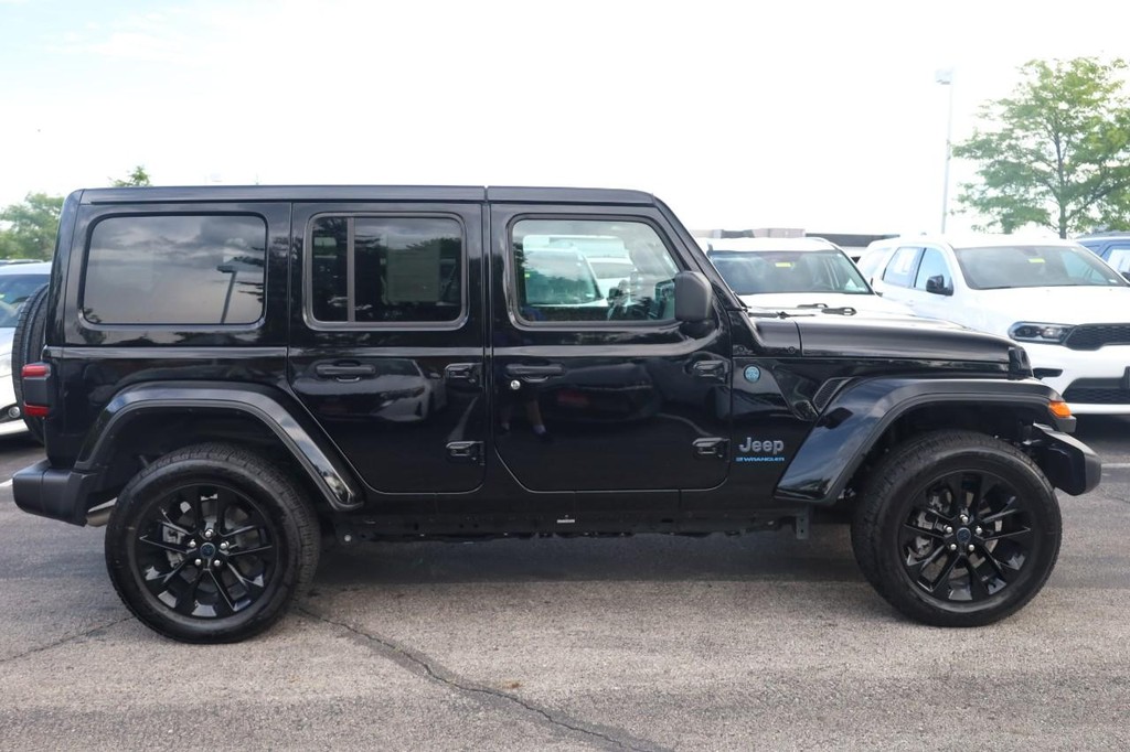 Jeep Wrangler 4xe Vehicle Image 05