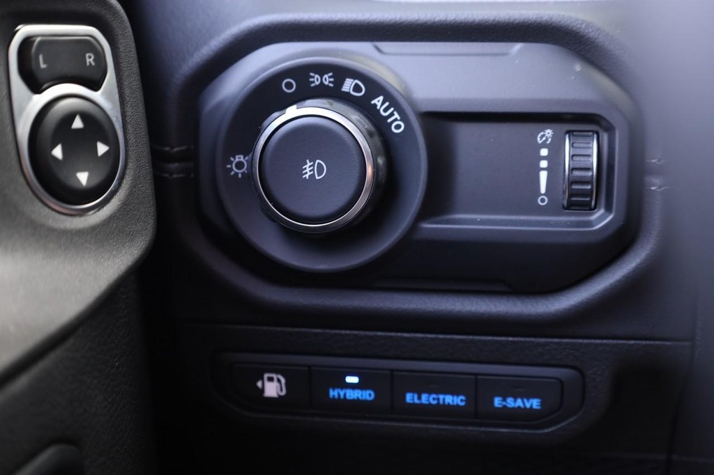 Jeep Wrangler 4xe Vehicle Image 16