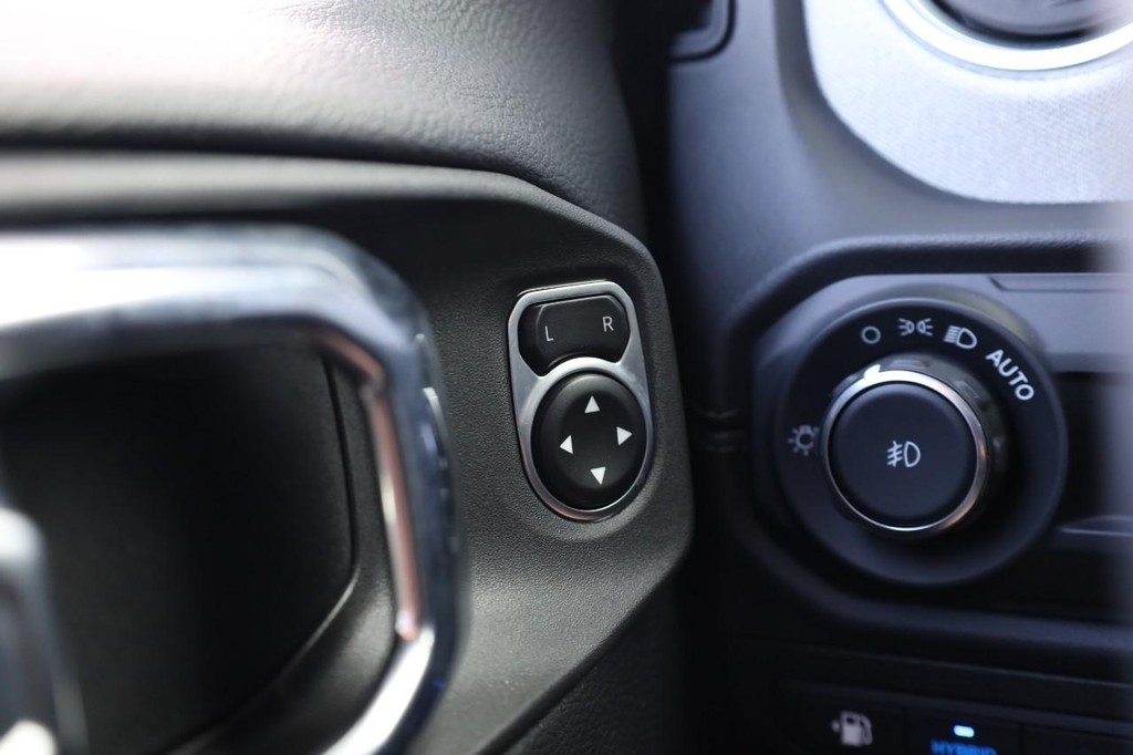 Jeep Wrangler 4xe Vehicle Image 17