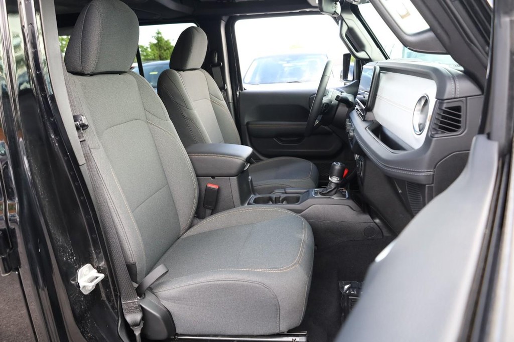 Jeep Wrangler 4xe Vehicle Image 23