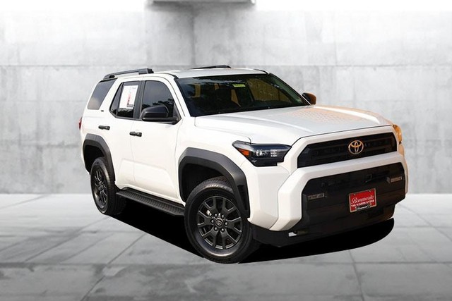 Toyota 4Runner Vehicle Full-screen Gallery Image 2