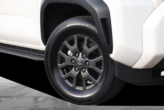 Toyota 4Runner Vehicle Full-screen Gallery Image 3