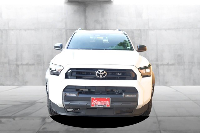 Toyota 4Runner Vehicle Full-screen Gallery Image 4