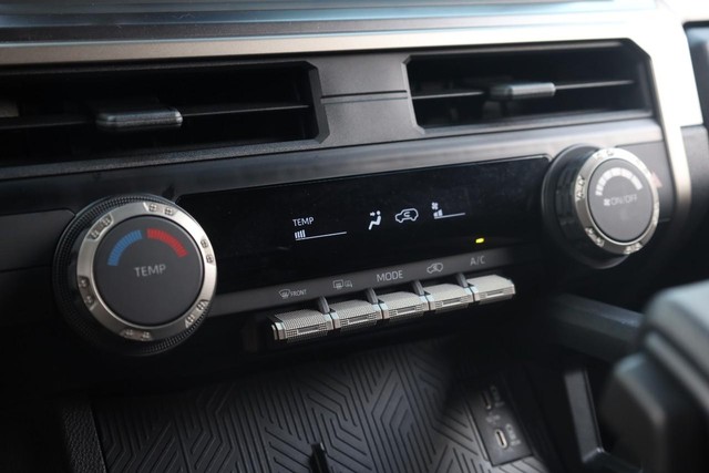 Toyota 4Runner Vehicle Full-screen Gallery Image 13