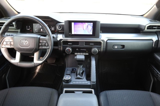 Toyota 4Runner Vehicle Full-screen Gallery Image 22