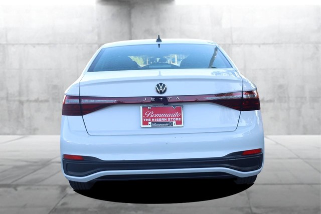 Volkswagen Jetta Vehicle Image 06