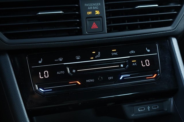 Volkswagen Jetta Vehicle Image 13