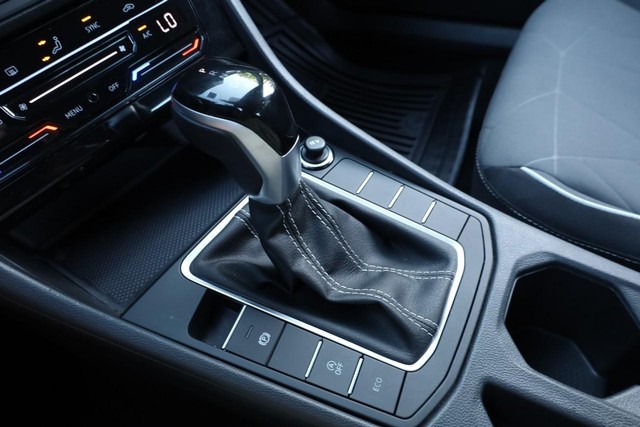 Volkswagen Jetta Vehicle Image 15