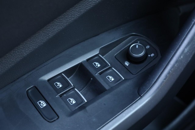Volkswagen Jetta Vehicle Image 17