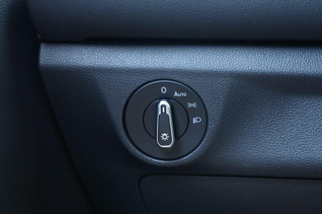 Volkswagen Jetta Vehicle Image 18