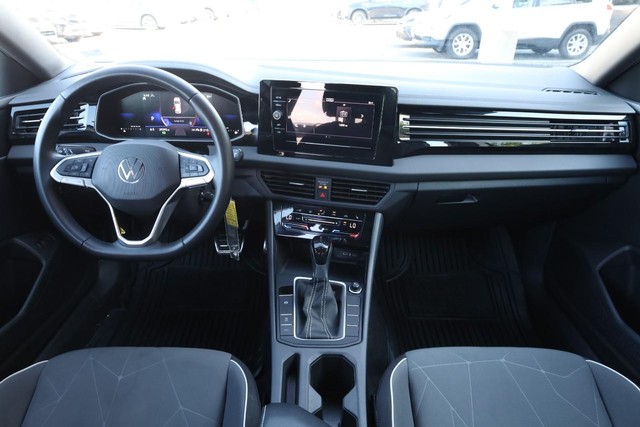 Volkswagen Jetta Vehicle Image 21