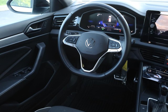 Volkswagen Jetta Vehicle Image 22