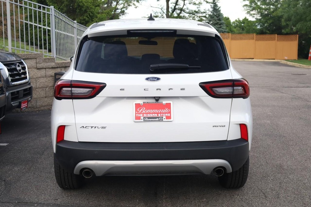 Ford Escape Vehicle Image 06
