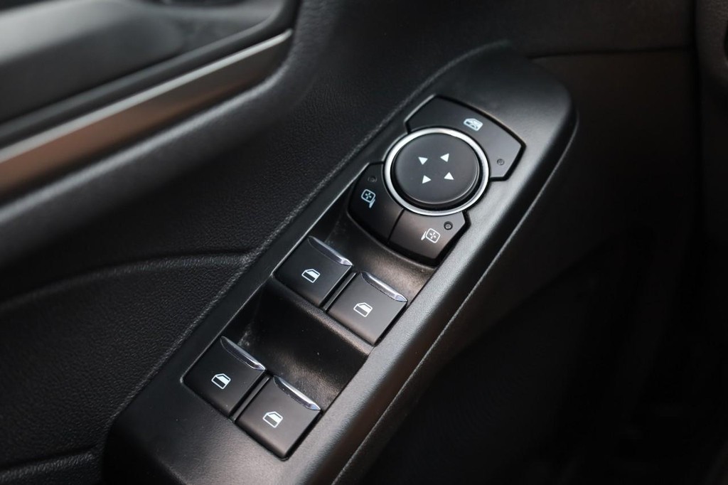 Ford Escape Vehicle Image 18