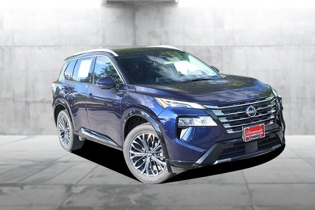 Nissan Rogue Vehicle Image 02