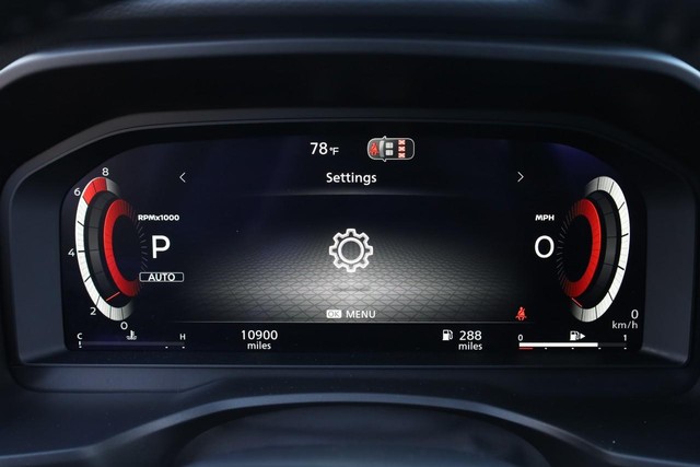 Nissan Rogue Vehicle Image 12