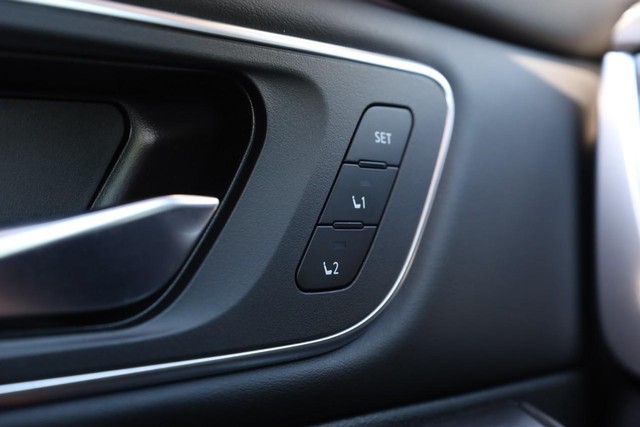 Nissan Rogue Vehicle Image 21