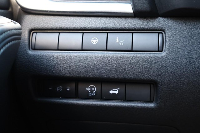 Nissan Rogue Vehicle Image 22