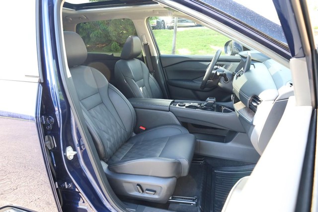 Nissan Rogue Vehicle Image 29