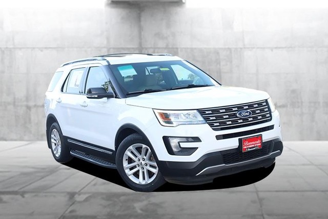 Ford Explorer Vehicle Image 02