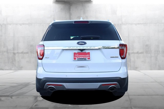 Ford Explorer Vehicle Image 06