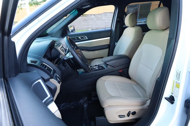 Ford Explorer Vehicle Image 10
