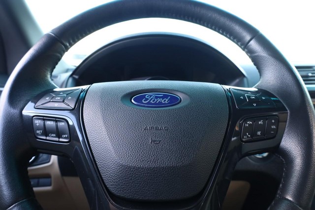 Ford Explorer Vehicle Image 11