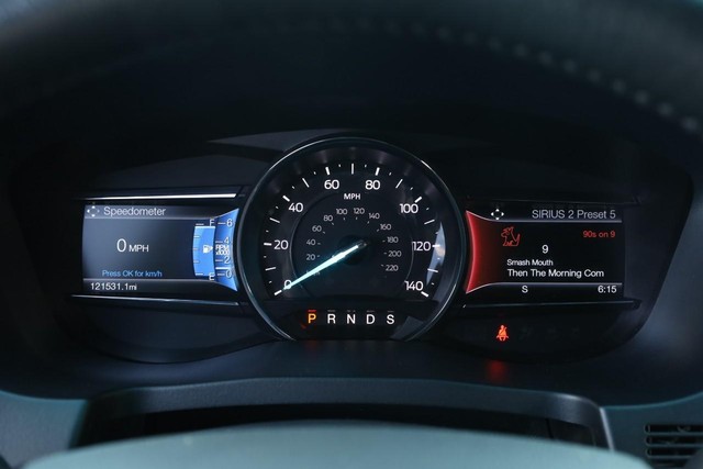 Ford Explorer Vehicle Image 12