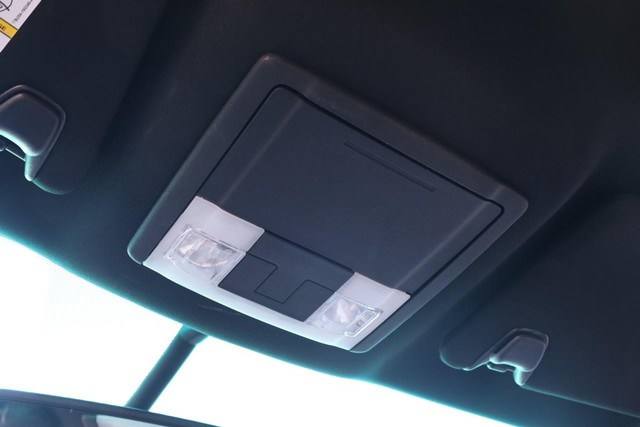 Ford Explorer Vehicle Image 18