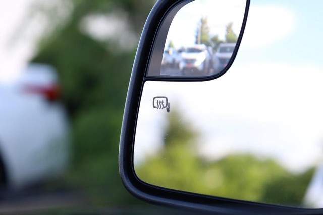 Ford Explorer Vehicle Image 22
