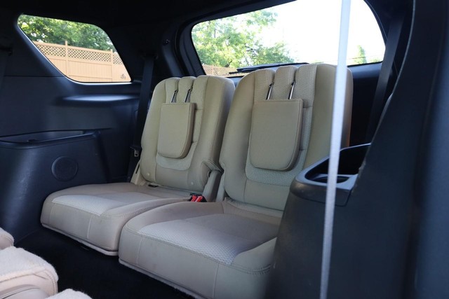 Ford Explorer Vehicle Image 27